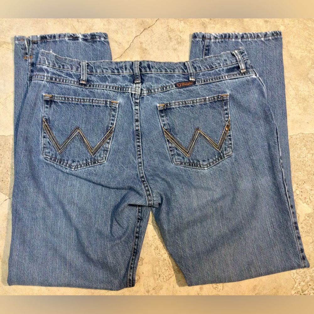 Wrangler Cowgirl Cash No Gap Waist Distressed Blue Jeans Womens Tag 17/18 x 34